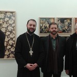 Ο Αρχιμανδρίτης Ευστάθιος Ραφτόπουλος (α), ο καλλιτέχνης Στράτος Καλαφάτης (μ) και ο Πρόεδρος της Ελληνικής Κοινότητας της Τεργέστης, κ. Giorgio Contento (δ)